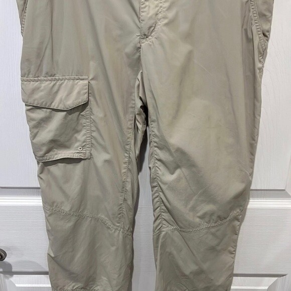Women’s Columbia PFG tan nylon capri’s size 8 - Picture 4 of 10